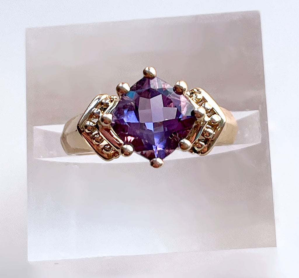 14k gold cushion cut amethyst ring - estate jewelry