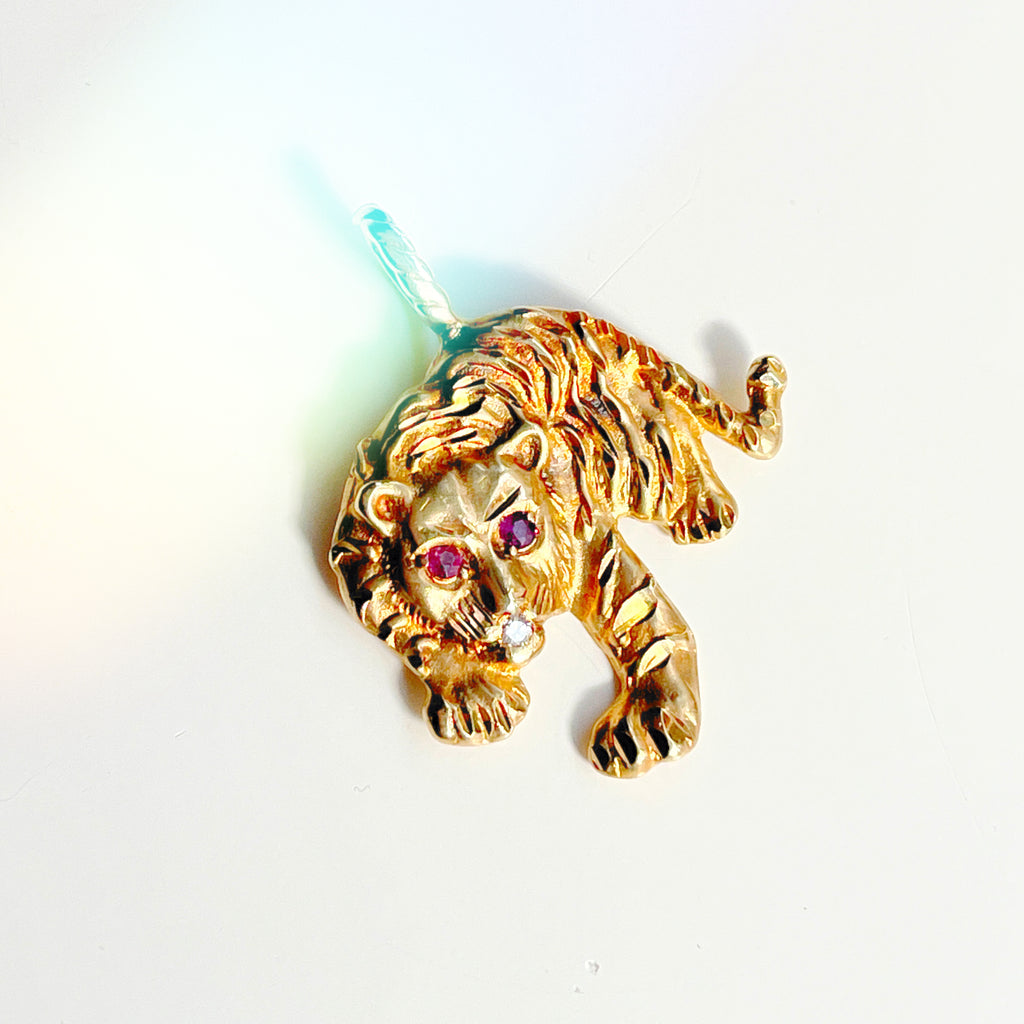 vintage 14k tiger pendant with ruby eyes and diamond mouth