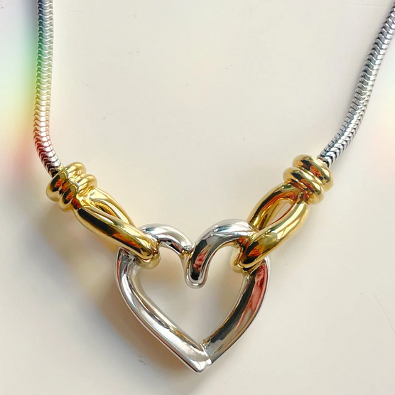Open Heart 90s Necklace