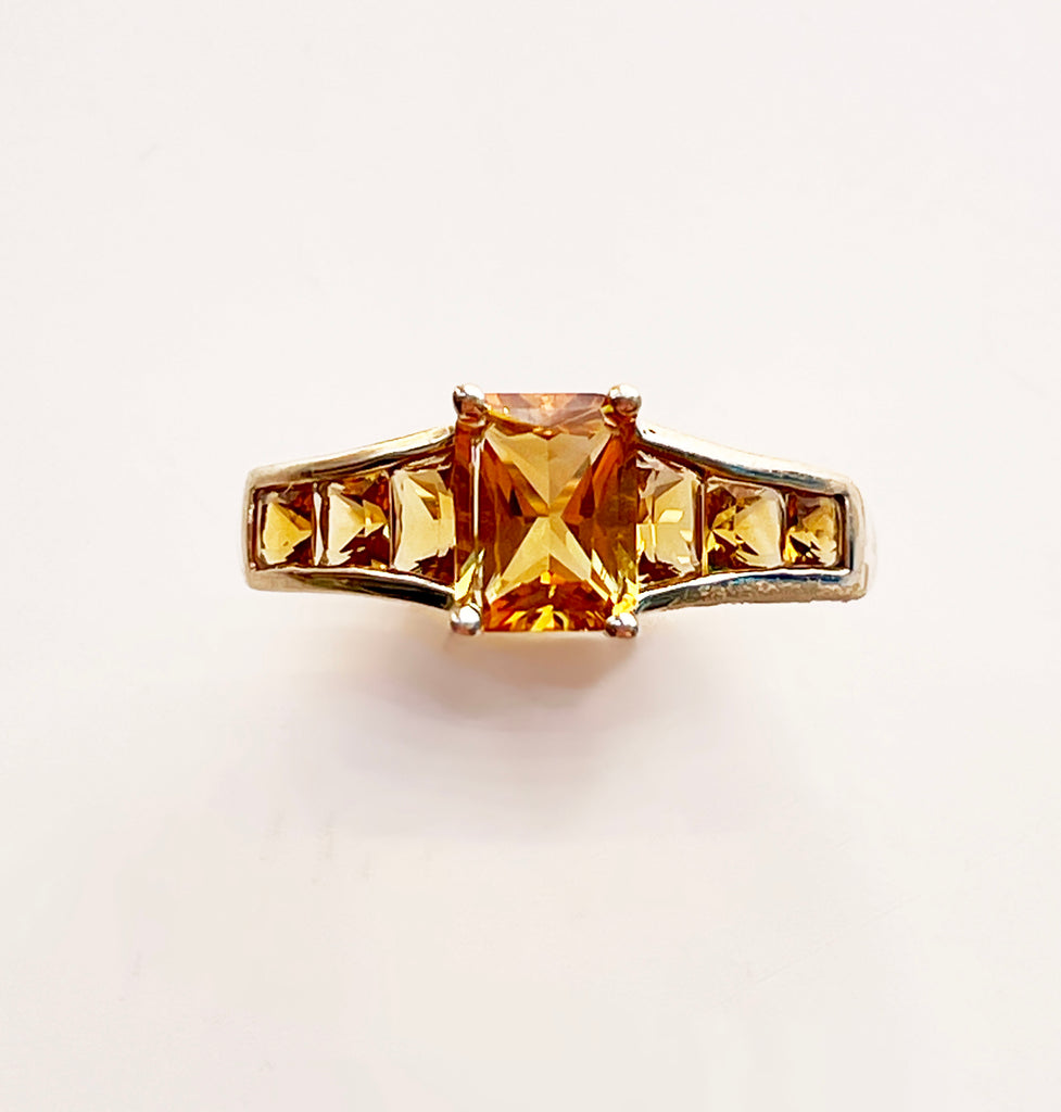 10k gold vintage estate ring with citrine stones 