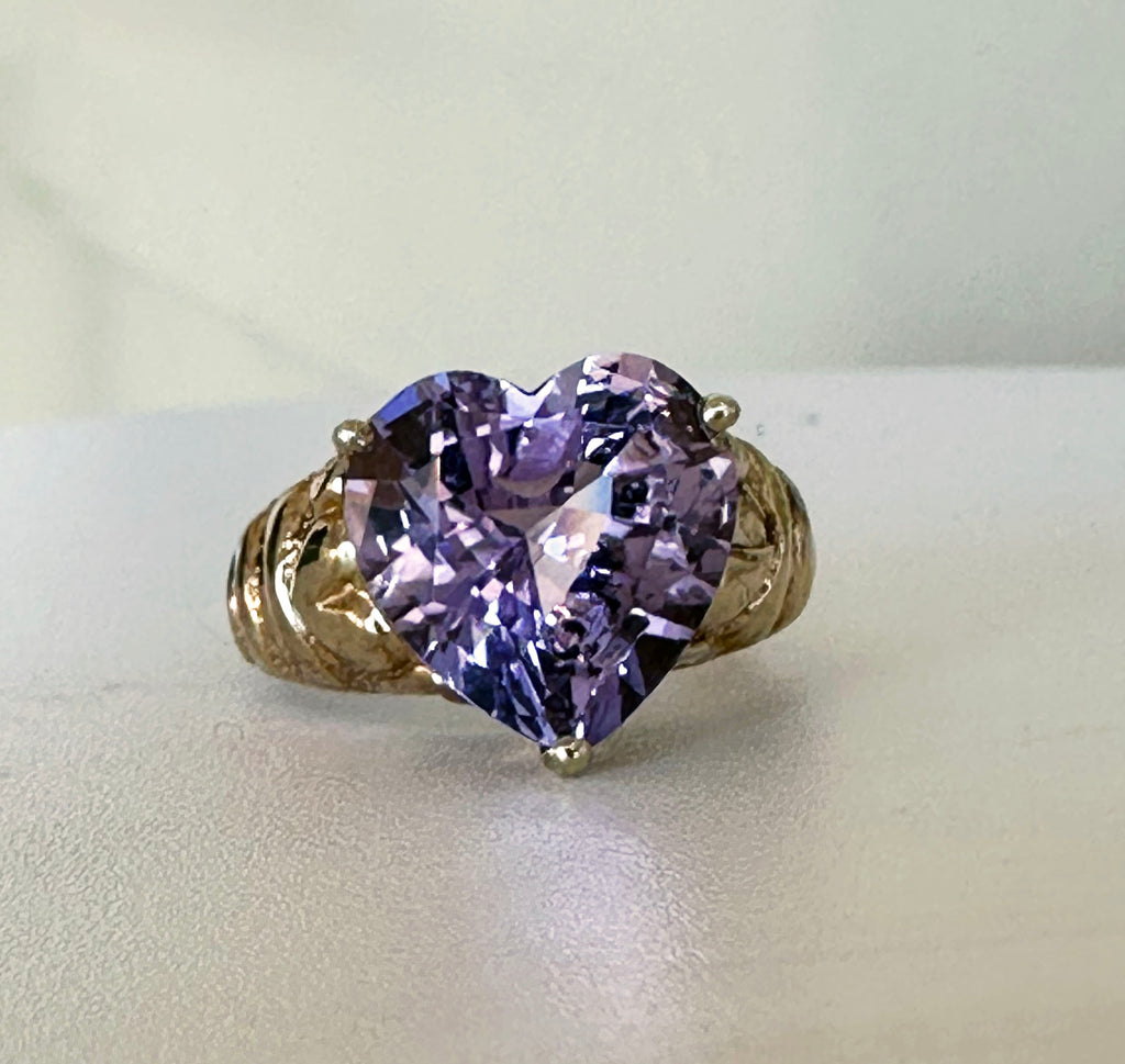 14k Gold Purple Amethyst Heart Ring vintage estate jewelry 