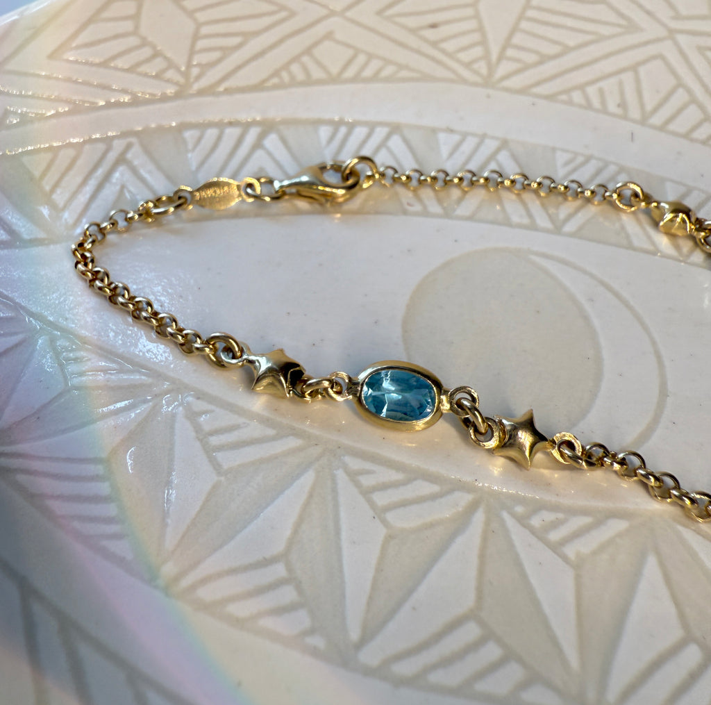Topaz Star Bracelet 18k